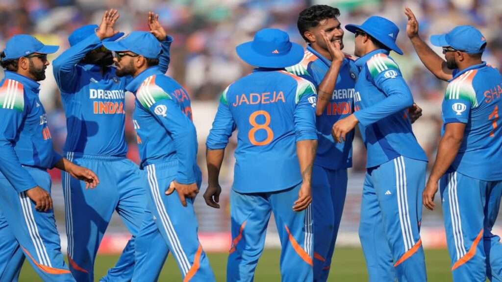 ఛాంపియన్స్ ట్రోఫీ ఫైనల్లోకి దూసుకెళ్లిన భారత్