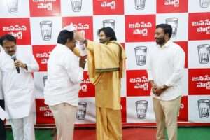 జనసేనలో చేరిన వైసీపీ మాజీ ఎమ్మెల్యే పెండెం దొరబాబు