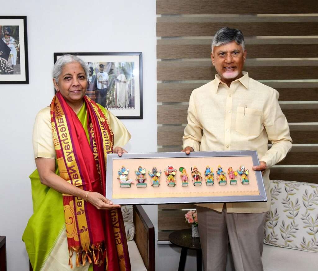 ఢిల్లీ పర్యటనకు వెళ్లిన చంద్రబాబు