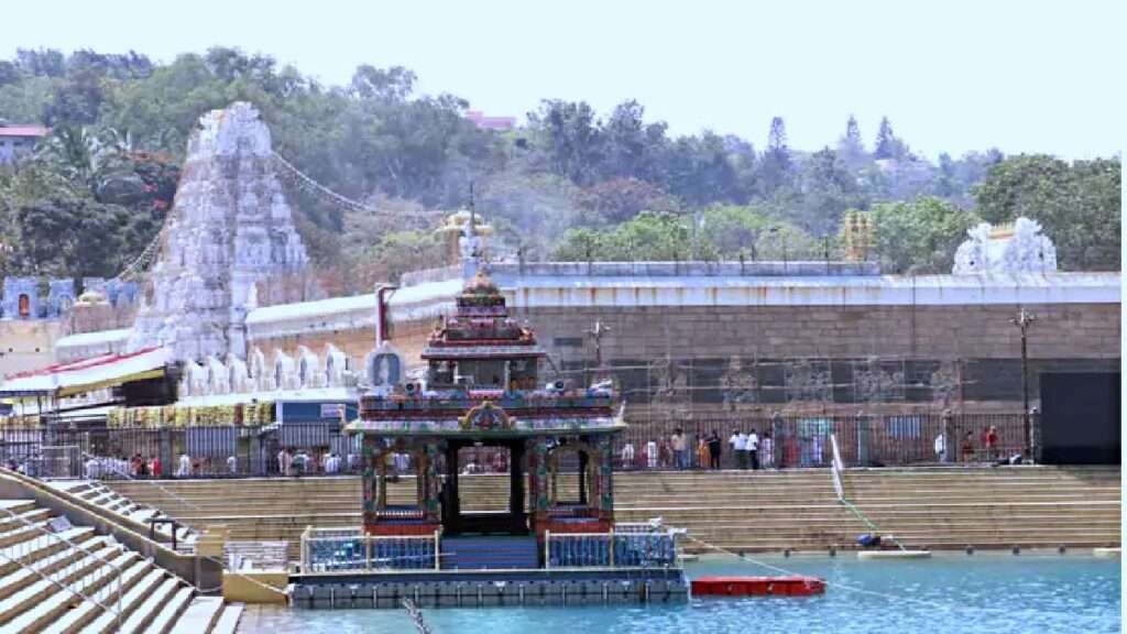 పుష్కరిణిలో తెప్పపై శ్రీవారి విహారం తిరుమల