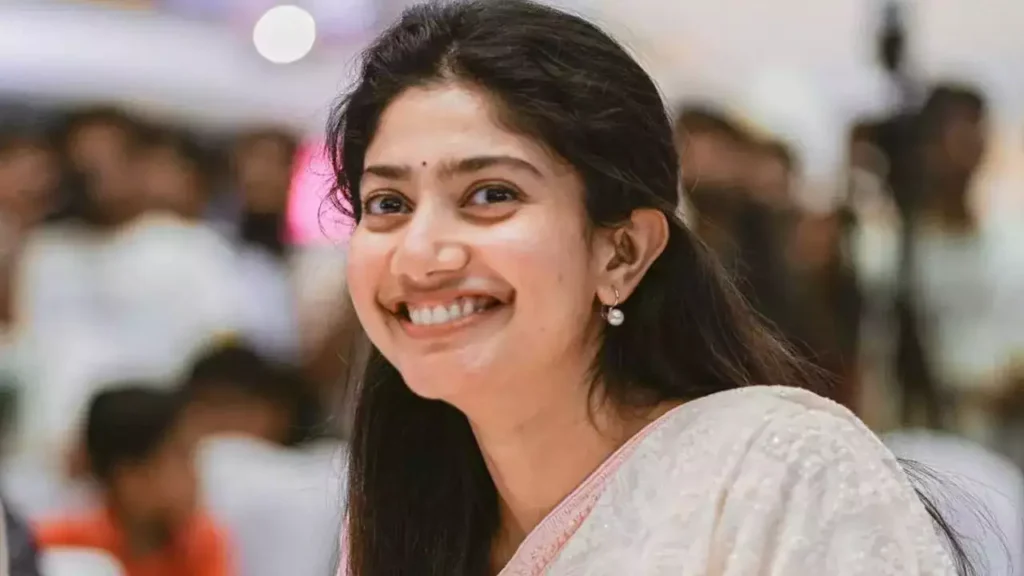 Sai Pallavi: సాంప్రదాయ దుస్తులు ధరించడమే సాయి పల్లవి సక్సెక్ కు కారణమా