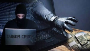 ఆన్ లైన్ మోసగాడికి చుక్కలు చూపెట్టిన యువతీ..వీడియో వైరల్