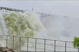 ప్రాజెక్టు భూసేకరణలో కోర్టు తీర్పు సమస్యలు