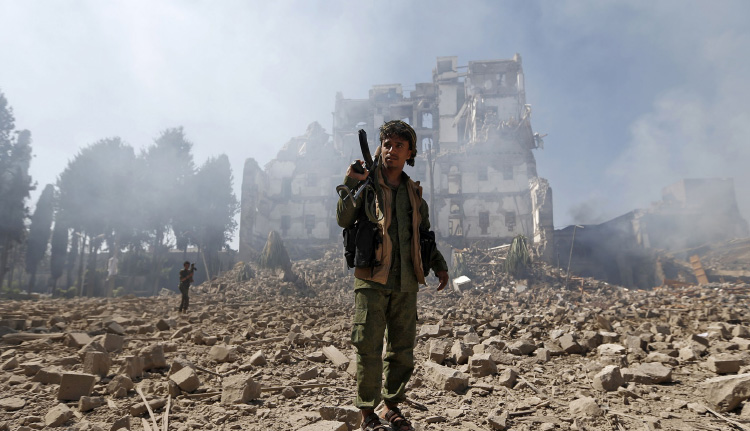 హూతీలపై  అమెరికా భారీ క్షిపణులతో దాడులు 