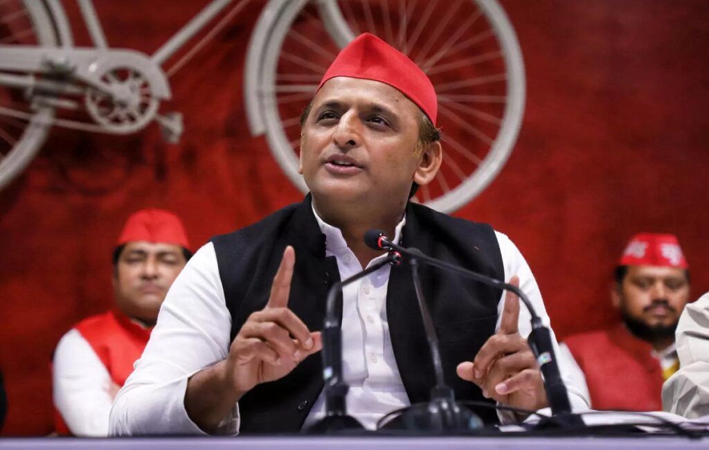 Akhilesh Yadav : ట్రంప్ నుంచి మోదీ నేర్చుకోవాలి: అఖిలేశ్ యాదవ్