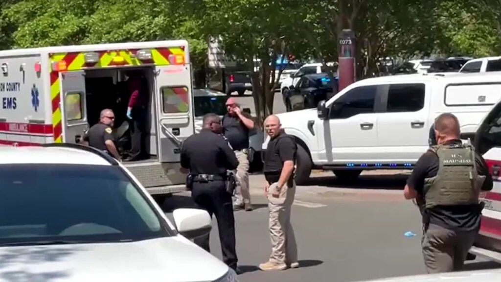 America : అమెరికాలో మ‌ళ్లీ కాల్పుల మోత..ఇద్దరి మృతి