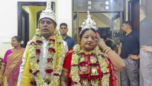 60 ఏళ్ల వయసులో పెళ్లి పీటలెక్కిన బీజేపీ నేత