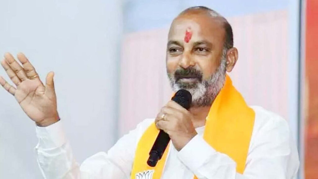 Bandi Sanjay : పాక్ వెన్నులో వణుకుపుట్టేలా చర్యలుంటాయి: బండి సంజయ్