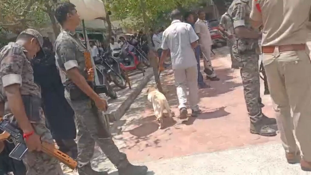 Bomb Threat : వరంగల్‌ కోర్టుకు బాంబు బెదిరింపులు