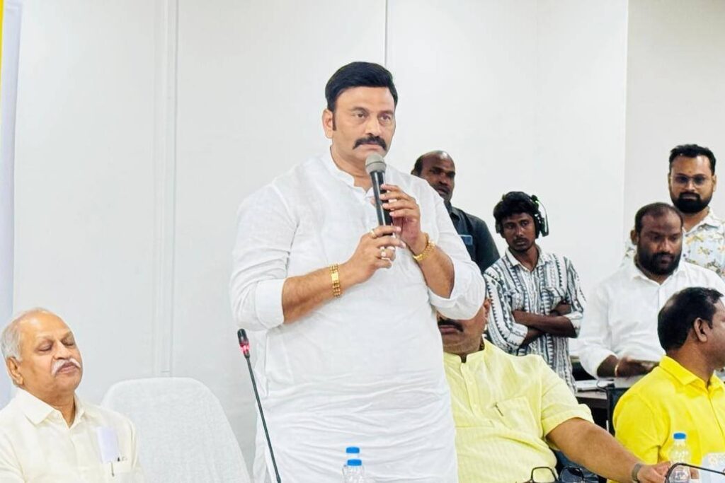 Chandrababu Naidu : చంద్రబాబు నిజమైన టైమ్ ట్రావెలర్ : స్పీకర్ రఘురామకృష్ణరాజు