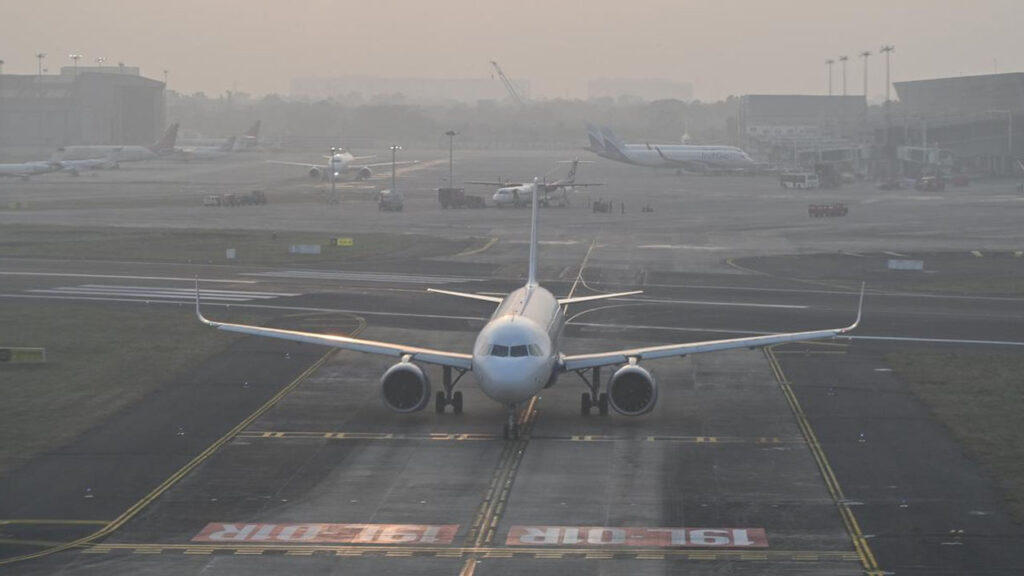 DGCA : పాక్‌ గగనతలం మూసివేత.. విమానయాన సంస్థలకు డీజీసీఏ అడ్వైజరీ జారీ