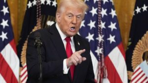 కుప్పకూలిన అమెరికా స్టాక్ మార్కెట్ : సుంకాల దెబ్బ