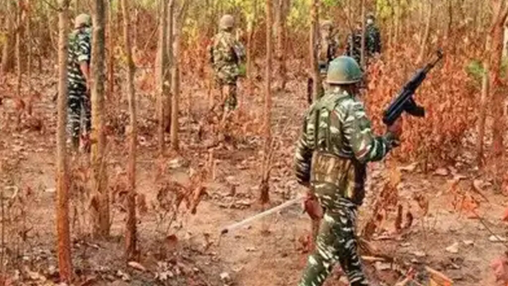 Maoist : ఛత్తీస్‌గఢ్‌లో ఎదురుకాల్పులు .. ఇద్దరు మావోలు మృతి