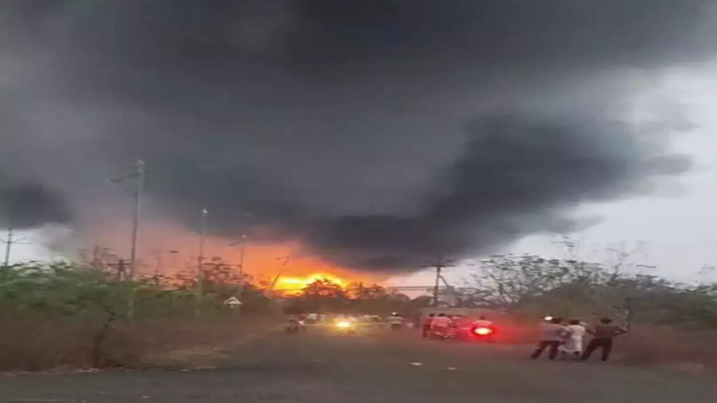 Maharashtra : ఫ్యాక్టరీలో పేలుడు.. ఎనిమిది మంది మృతి !