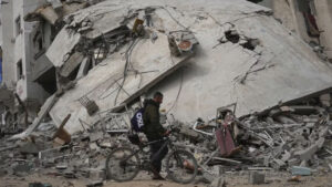 ఇజ్రాయెల్‌ భీకర దాడి.. గాజాలో 32 మంది మృతి!