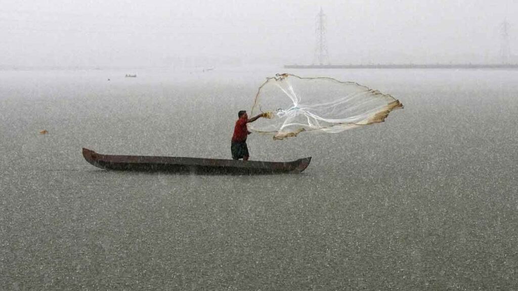 Fishing Ban : ఏపీలో ఈ నెల 15 నుంచి చేపల వేట నిషేధం