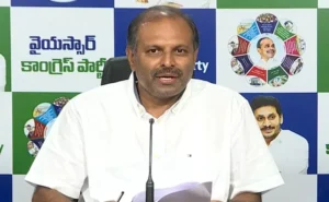 జగన్ ను చంపేందుకు కుట్ర జరుగుతుంది: శ్రీకాంత్