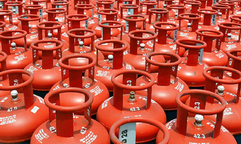 LPG Rate : ప్రపంచంలో ఎల్పీజీ రేటు భారత్‌లోనే ఎక్కువ !