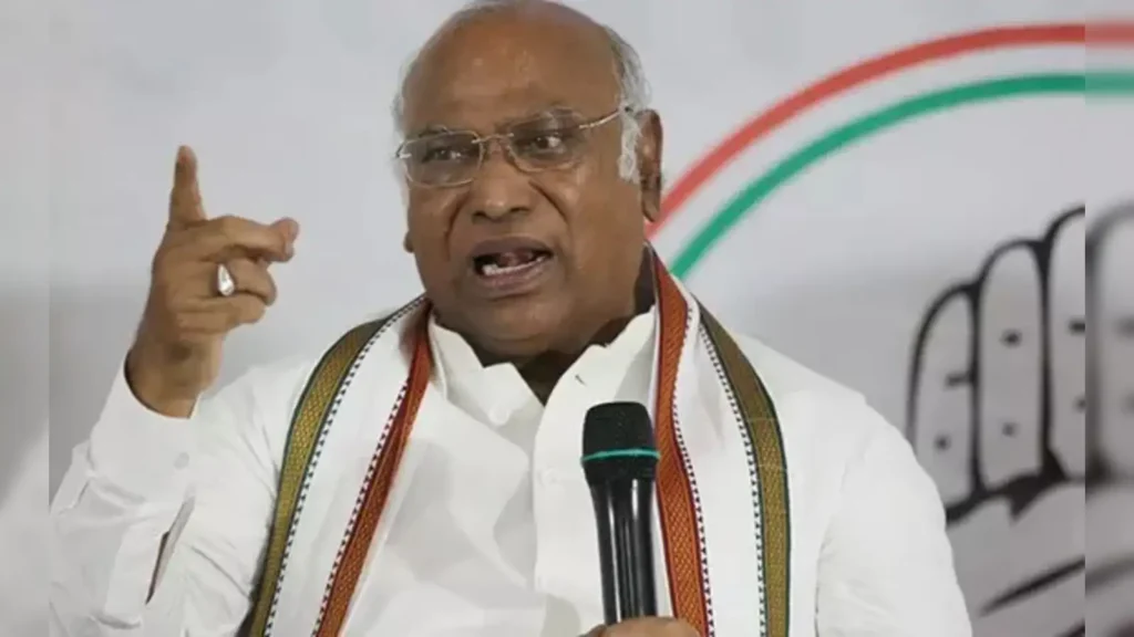 Mallikarjun Kharge : సర్దార్ పటేల్ పేరు వెనుక రాజకీయం చేస్తే సరిపోదు: ఖర్గే ఫైర్