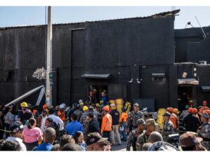 కుప్పకూలిన పైకప్పు.. 66మంది మృతి