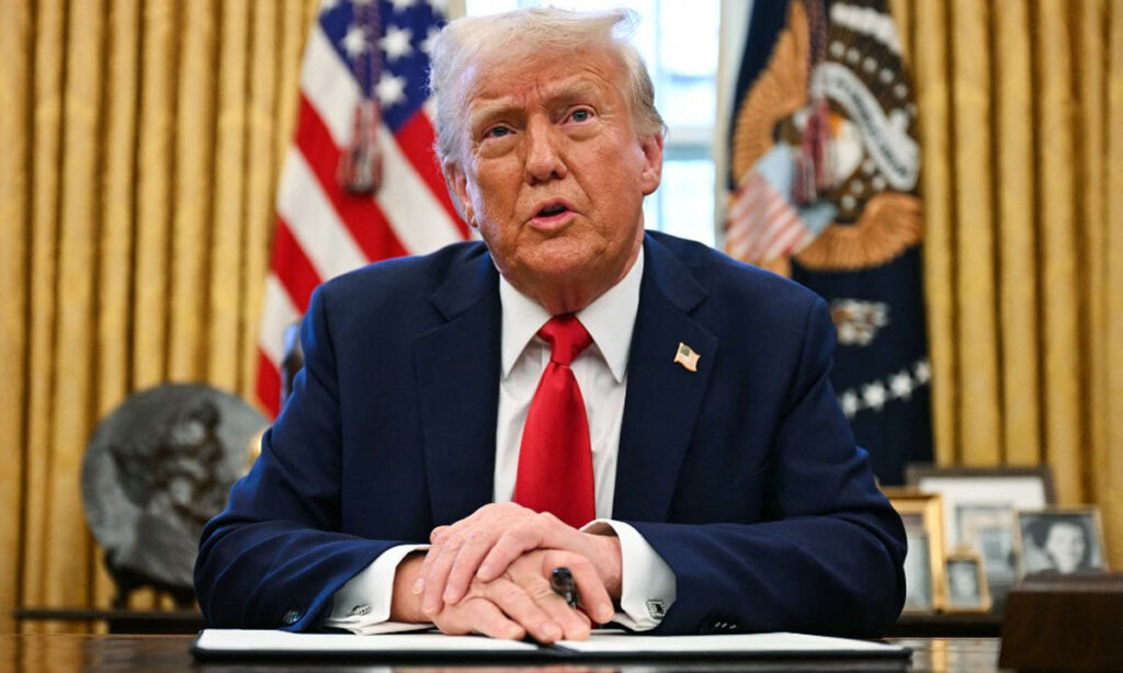 ఇద్దరు ఫెడరల్ న్యాయమూర్తులు జోక్యం చేసుకోవడానికి నిరాకరించారు.  US 5వ సర్క్యూట్ కోర్ట్ ఆఫ్ అప్పీల్స్ ఇంకా చర్య తీసుకోలేదు. 18వ శతాబ్దపు యుద్ధకాల చట్టం ప్రకారం ఉత్తర టెక్సాస్‌లో నిర్బంధించబడిన వెనిజులా ప్రజలను తిరిగి బహిష్కరించవద్దని ట్రంప్ పరిపాలనను ఆదేశించాలని ACLU శుక్రవారం ఇద్దరు ఫెడరల్ న్యాయమూర్తులను కోరడంలో విఫలమైంది, US సుప్రీంకోర్టు ఈ చట్టాన్ని ఎలా ఉపయోగించవచ్చనే దానిపై ఆంక్షలు ఉన్నప్పటికీ ఇమ్మిగ్రేషన్ అధికారులు తొలగింపులను తిరిగి ప్రారంభించడానికి కదులుతున్నట్లు కనిపిస్తున్నారని వాదించారు.
ఆ రోజు తరువాత, ACLU ఐదవ సర్క్యూట్ కోర్ట్ ఆఫ్ అప్పీల్స్ మరియు US సుప్రీంకోర్టు రెండింటిలోనూ బహిష్కరణలను నిలిపివేయాలని అత్యవసర పిటిషన్లు దాఖలు చేసింది, అయినప్పటికీ న్యాయమూర్తులలో ఒకరు ఇది చట్టబద్ధమైన ఆందోళనలను లేవనెత్తిందని చెప్పారు కానీ అతను ఒక ఉత్తర్వు జారీ చేయలేడు.