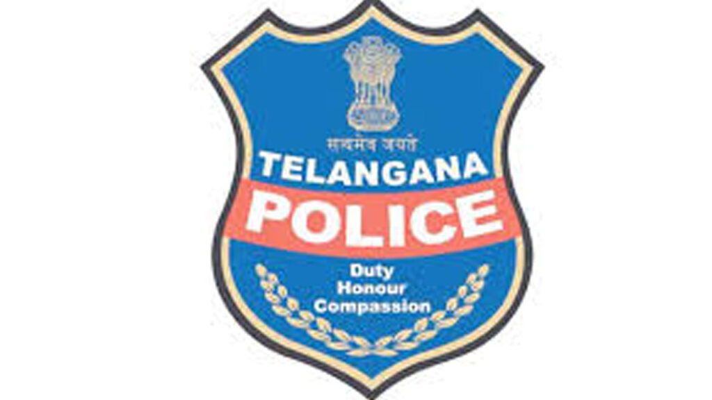 Police Notices : హైదరాబాద్‌లో ఉంటున్న నలుగురు పాక్‌ పౌరులకు నోటీసులు