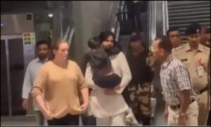 మార్క్ శంకర్‌తో కలిసి హైదరాబాద్‌కి వచ్చిన పవన్ కల్యాణ్