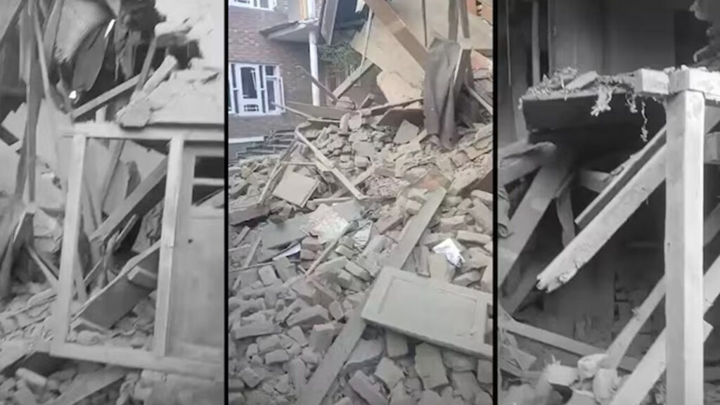 Pahalgam Terror Attack : పహల్గాం దాడి.. ఐదుగురు ఉగ్రవాదుల ఇళ్లు పేల్చివేత