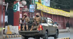 ఉగ్రవాదులను తరలిస్తున్న పాక్ సైన్యం