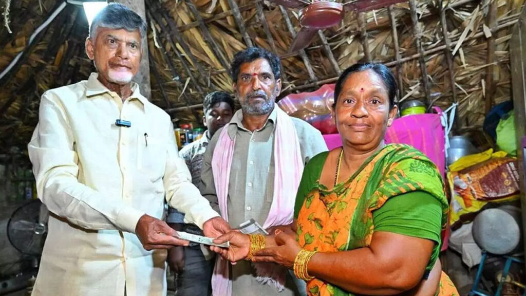 Pensions: నేడు ఏపీలో పెన్షన్ల పంపిణీ.. పాల్గొననున్న సీఎం