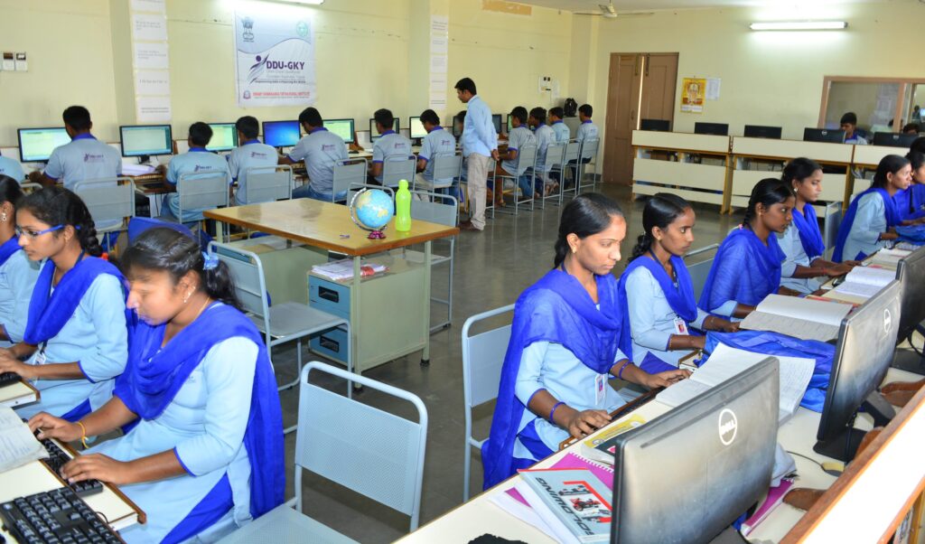 Hyderabad: నిరుద్యోగ యువతకు సువర్ణావకాశం: SRTRI ఉచిత శిక్షణ కోసం దరఖాస్తులు ప్రారంభం