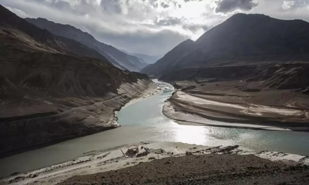 Sindhu Water భారత్ నీళ్లు ఆపేస్తుందా పాకిస్థాన్ నెటిజన్ల వ్యంగ్యాస్త్రాలు