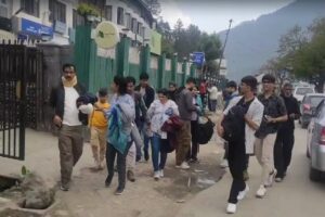 జమ్మూ కశ్మీర్ ఘటనలో 20 మందికి పైగా మృతి