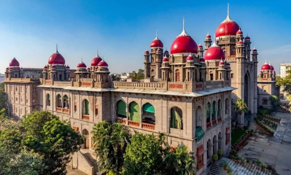 Telangana : 400 ఎకరాల భూమిపై హైకోర్టు కీలక ఆదేశాలు