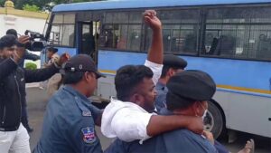 తెలంగాణ సచివాలయ ముట్టడికి యత్నం.. ఉద్రిక్తత