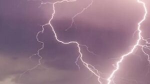 ఏపీలో పిడుగులు పడి ముగ్గురు మృతి