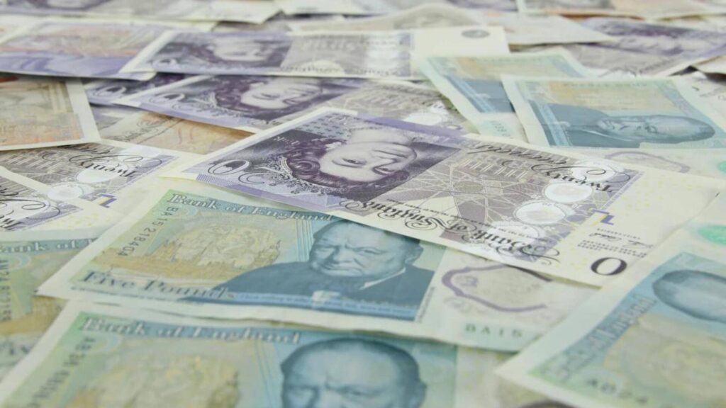 UK Lottery : బంపర్ లాటరీ గెలిచాడు…కానీ