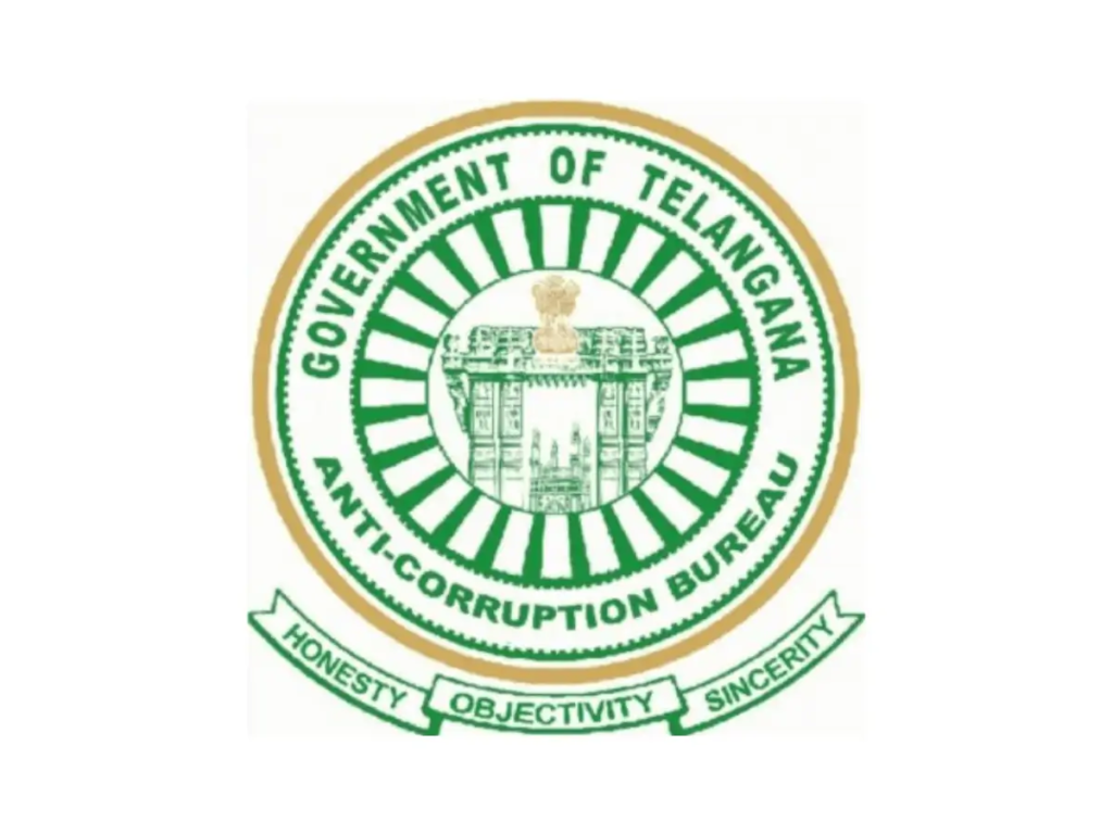 పటాన్‌చేరు పట్టణంలోని నీటి పారుదల శాఖ సబ్ డివిజన్ కార్యాలయంలో ఏసీబీ అధికారులు తనిఖీ