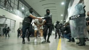 ట్రంప్‌కు వెనిజులా వలసదారులను బహిష్కరించేందుకు సుప్రీంకోర్టు అనుమతి