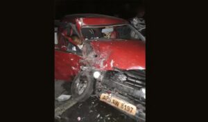 కౌడిపల్లి వద్ద రెండు కార్లు ఢీ