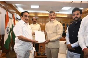 కేంద్ర జలశక్తి మంత్రితో చంద్రబాబు భేటీ