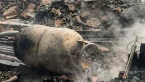 పశ్చిమ బెంగాల్‌లో విషాదం: గ్యాస్ సిలిండర్ పేలి ఏడుగురు మృతి