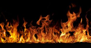 విద్యుత్ ఘాతంతో ఇళ్లల్లో మంటలు కాలిపోయిన ఎలక్ట్రానిక్ పరికరాలు