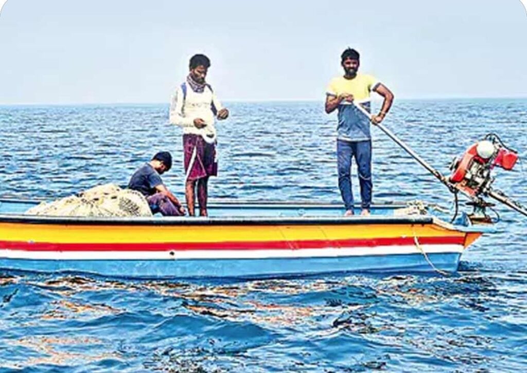 Fisher Man: నేటి అర్ధరాత్రి నుంచి చేపల వేట నిషేధం అమలు