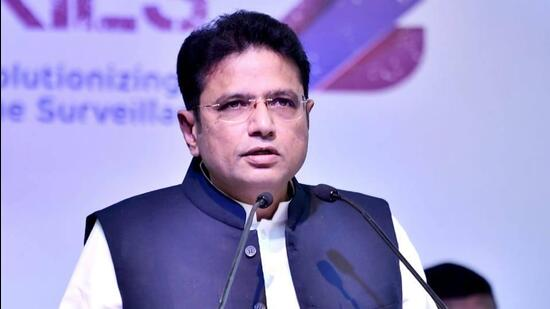 ఏడాది వ్యవధిలో 70కి పైగా గ్లోబల్