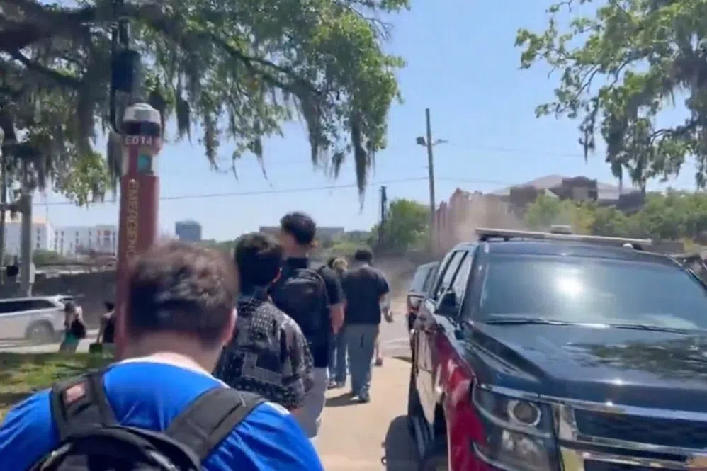 అమెరికాలో మ‌ళ్లీ కాల్పుల మోత 