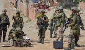 పారా మిలిటరీ బలగాలకు సెలవులు  