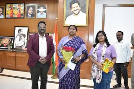  Minister Seethakka : పంచాయతీ పాలన పుస్తకాన్ని ఆవిష్కరించిన మంత్రి సీతక్క