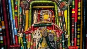 గాజులతో అమ్మవారికి అలంకరణ – భక్తులు వీటిని ధరిస్తే ఏమవుతుంది?