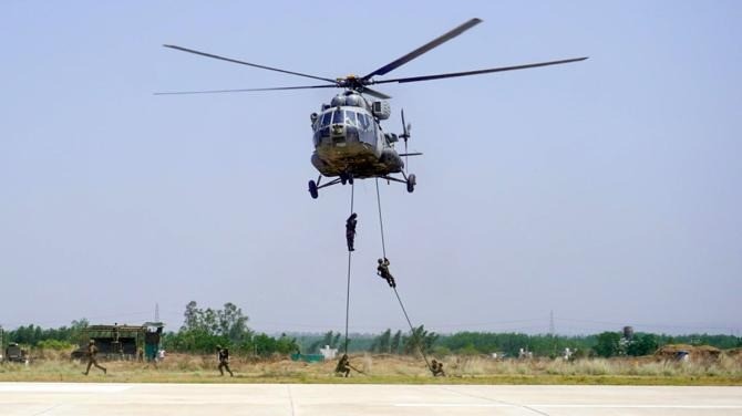 India Pakistan War: పాక్ విమానాశ్రయాలకూ హైఅలర్ట్ జారీ